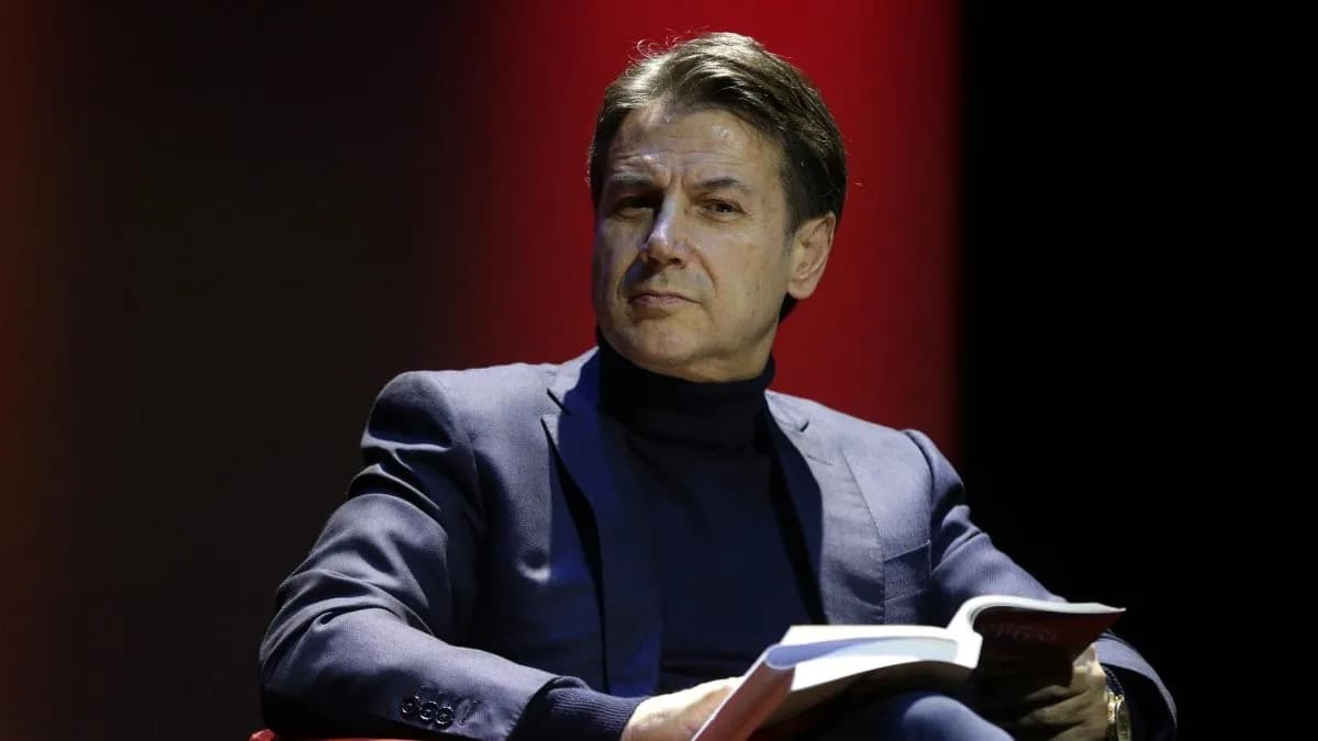 La strana (e confusa) mozione di Giuseppe Conte sull’Ucraina