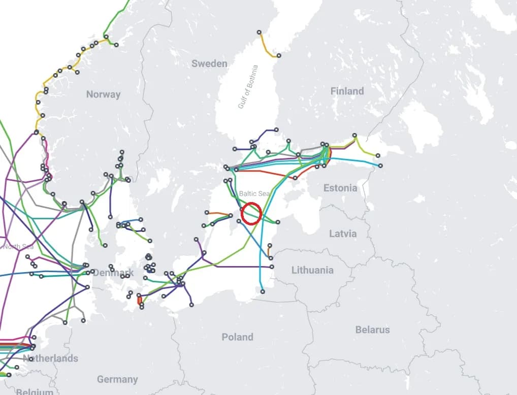 FLASH! Cavo sottomarino danneggiato tra  Svezia e Lettonia. Vasta operazione NATO in corso nel Baltico: indagini in atto
