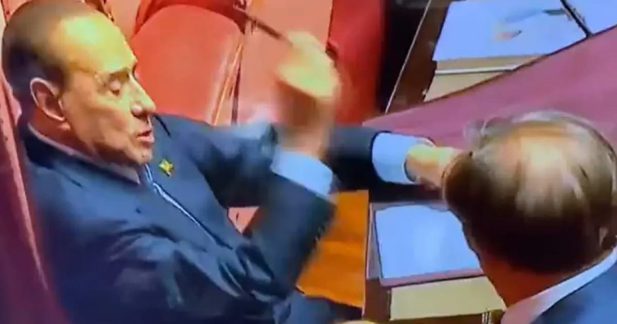 Berlusconi e il “vaffa” a La Russa: non c’è accordo sul Senato, grande tensione con Meloni. Fonti azzurre al vetriolo – VIDEO