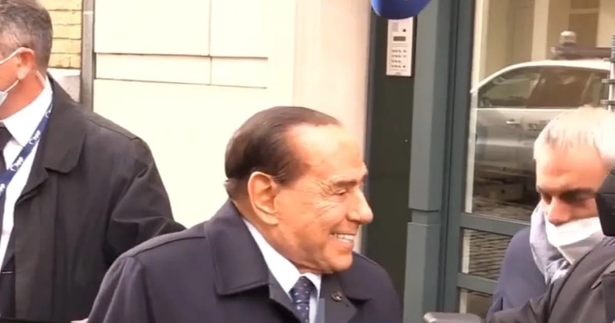 Berlusconi: “Io sono il professore in cattedra, Salvini e Meloni allievi” – VIDEO