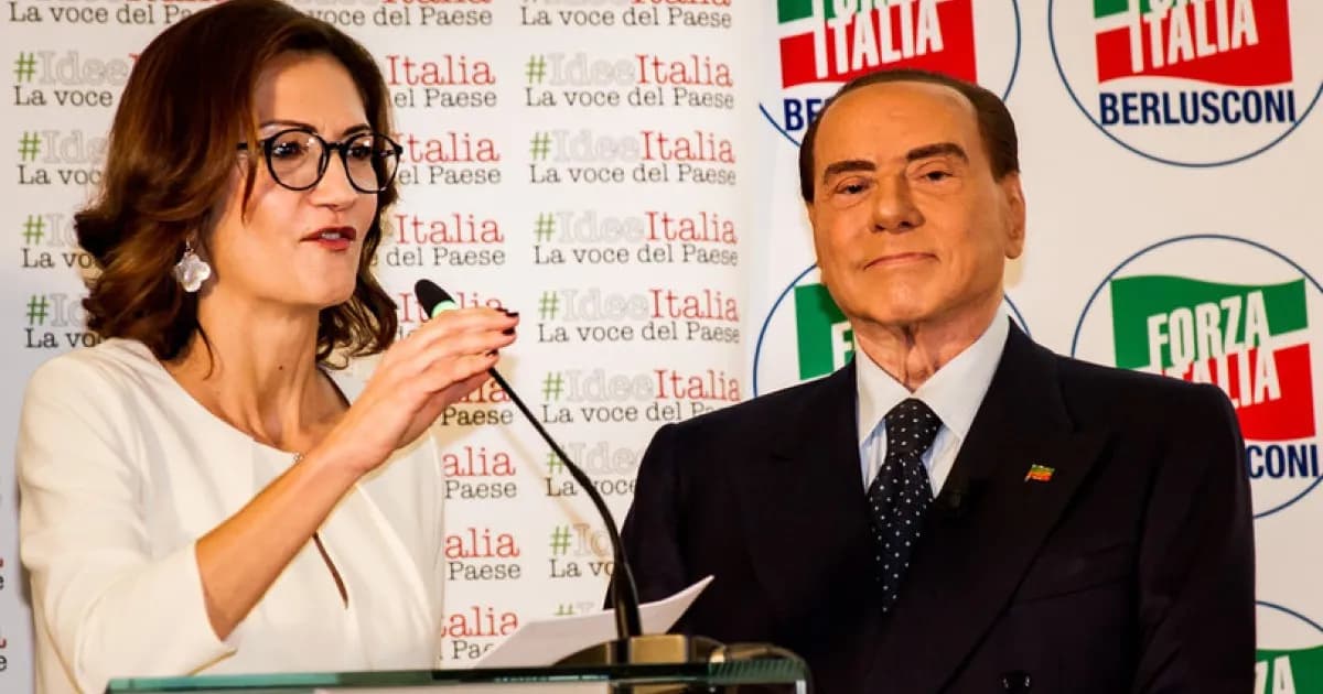 Berlusconi e l’irritazione verso la Gelmini: “Parliamo di cose serie”