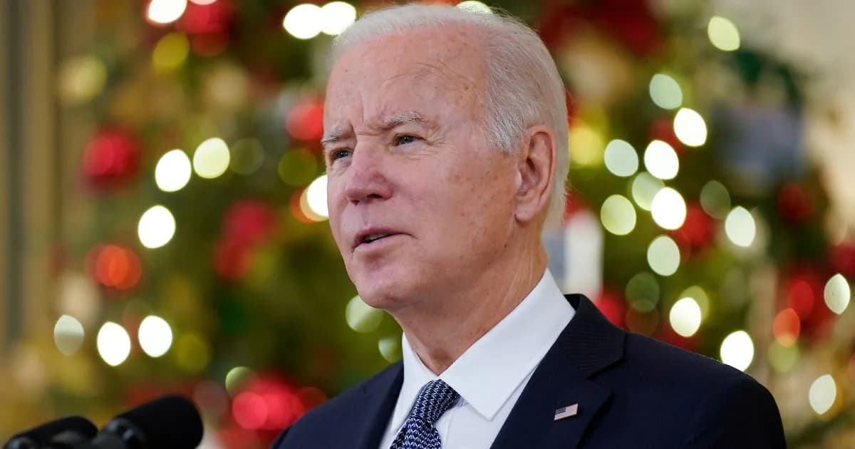 “La sua voce è diversa”. Biden: “Sto bene, è un raffreddore” – VIDEO