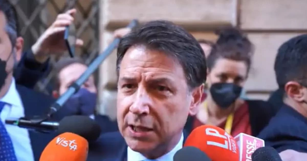 Conte, prima il lapsus poi la vanità: “Quel rider mi ha chiesto una foto” – VIDEO