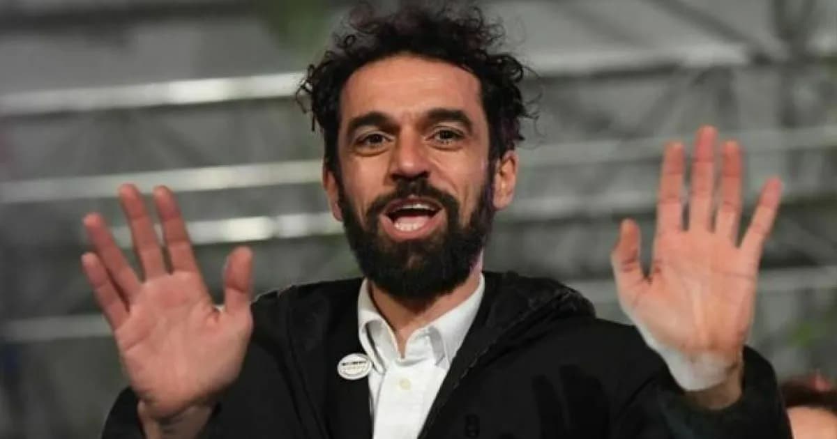 Giarrusso, figuraccia al Parlamento UE: “In inglese non riesco”. E rinuncia al discorso – VIDEO