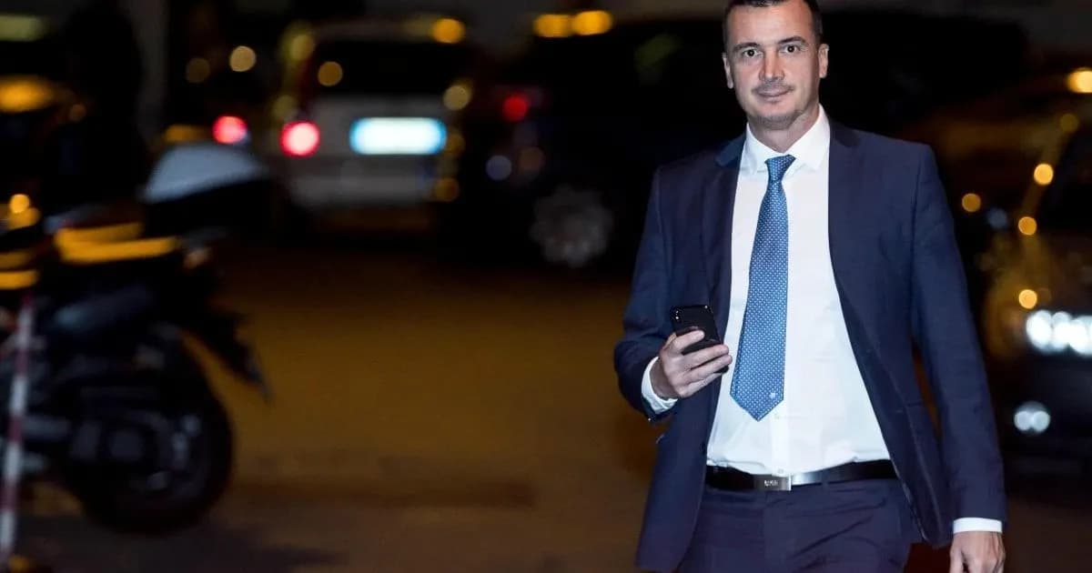 M5s, vertice segreto sul Quirinale: gaffe in chat di Casalino lo svela